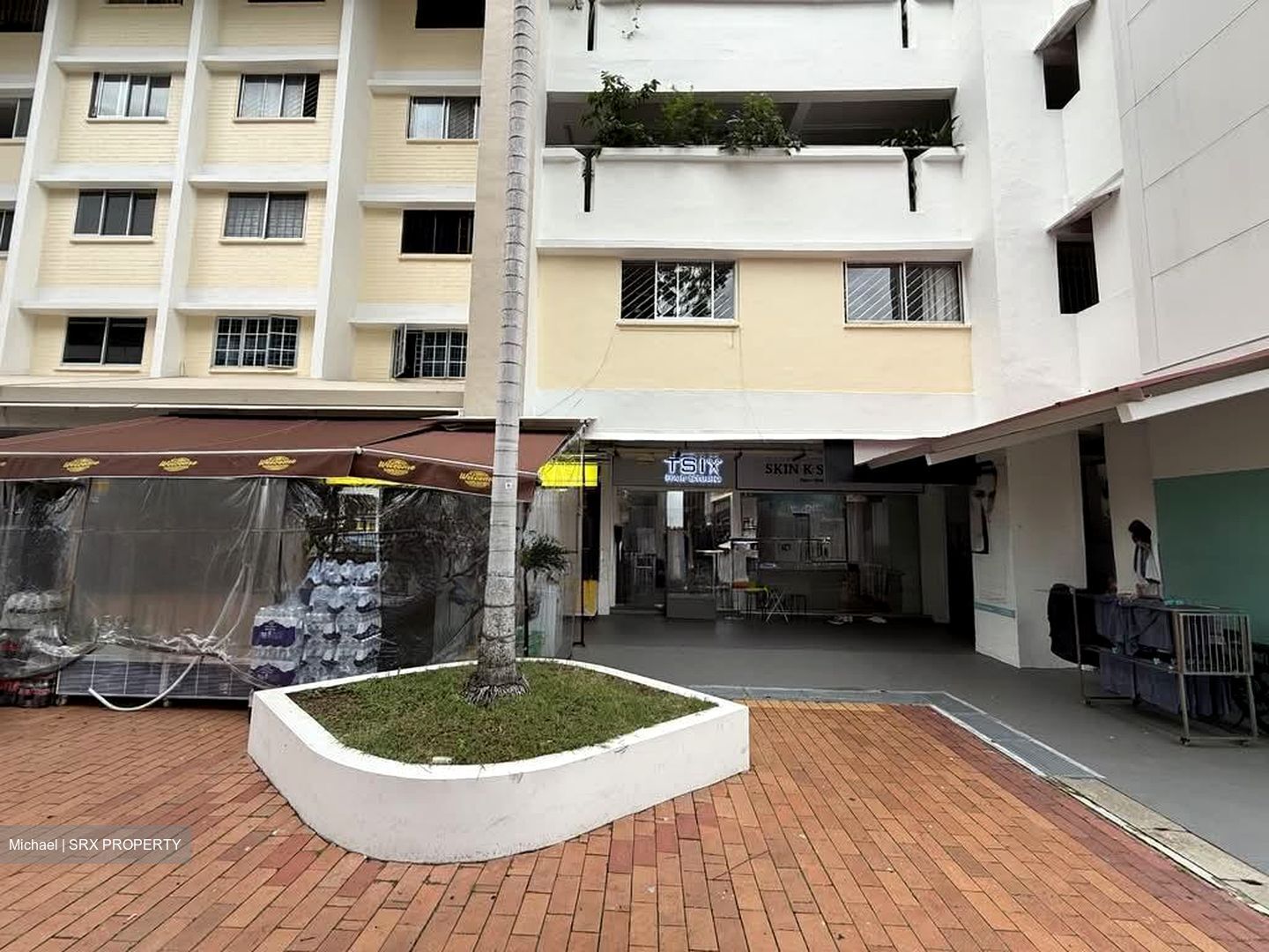 Tampines Street 21 (D18), Shop House #556631721